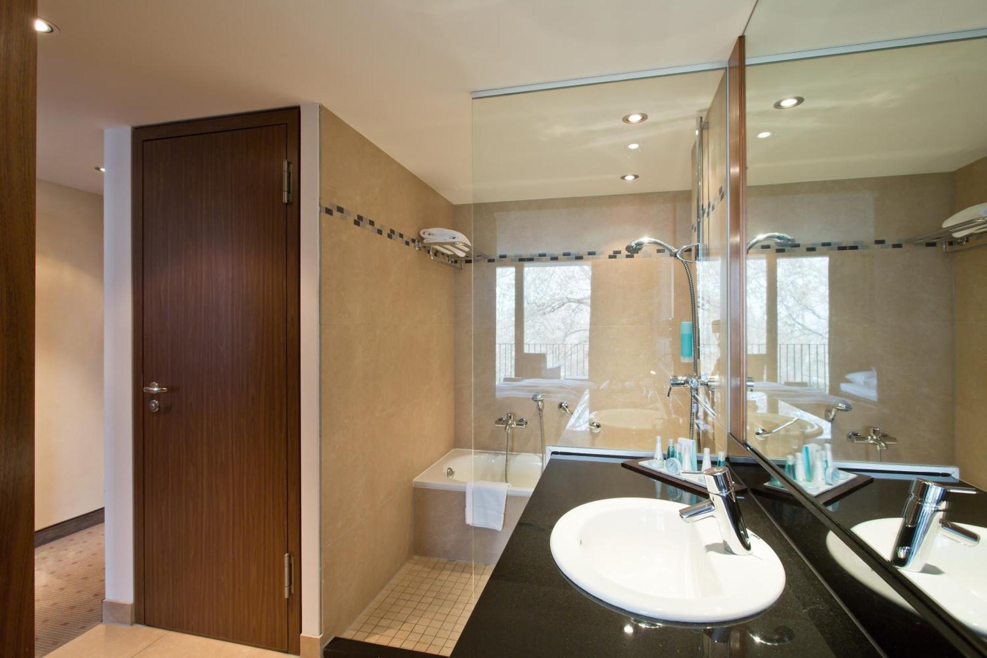 Favorite Parkhotel Mainz Bagian luar foto